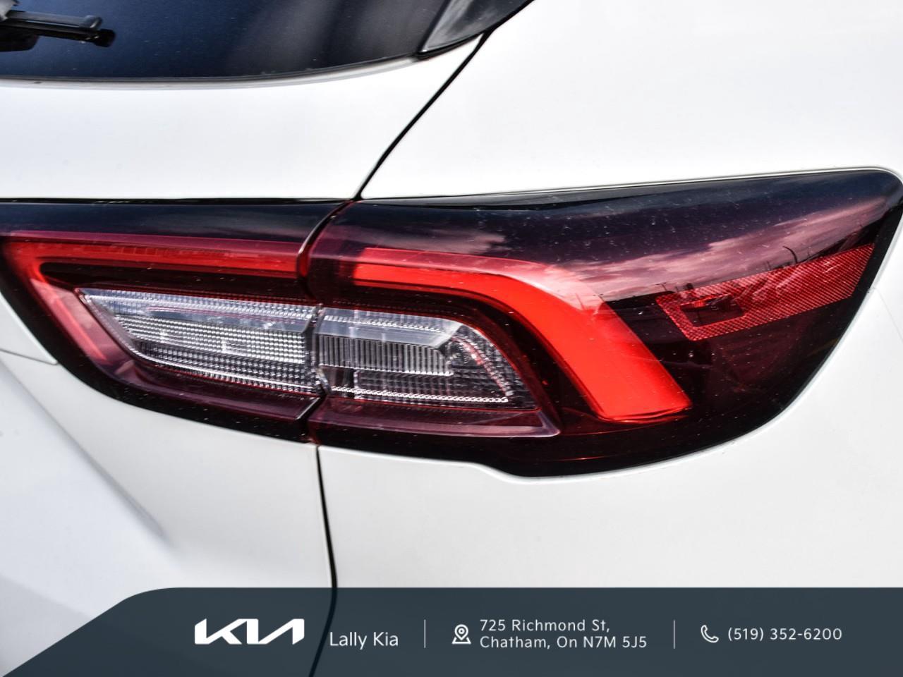 2024 Ford Escape PHEV New Arrival | Prem. Package | Trailer Tow Package | Clean CarFax | Low KMs Photo