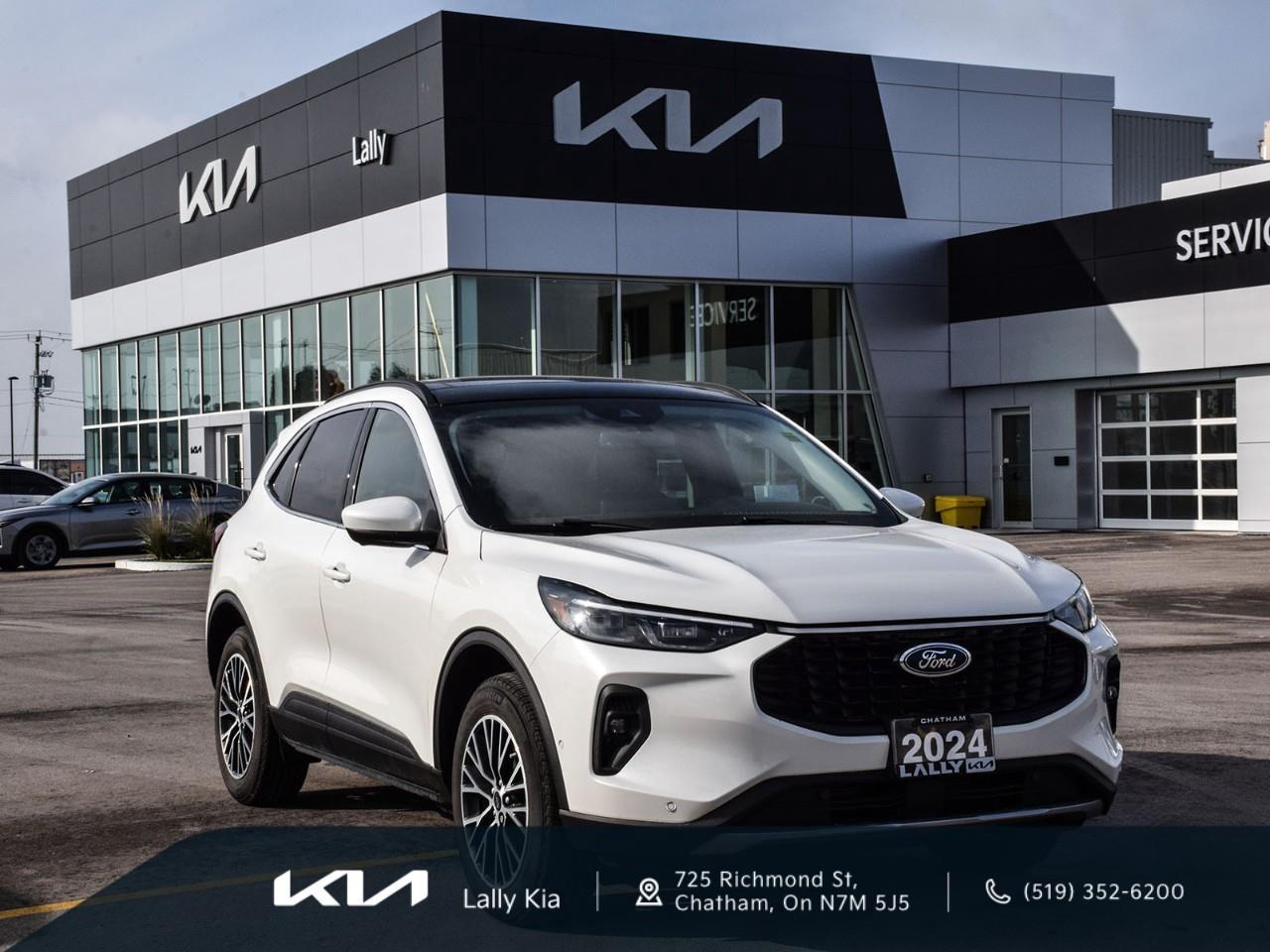 2024 Ford Escape PHEV New Arrival | Prem. Package | Trailer Tow Package | Clean CarFax | Low KMs Photo