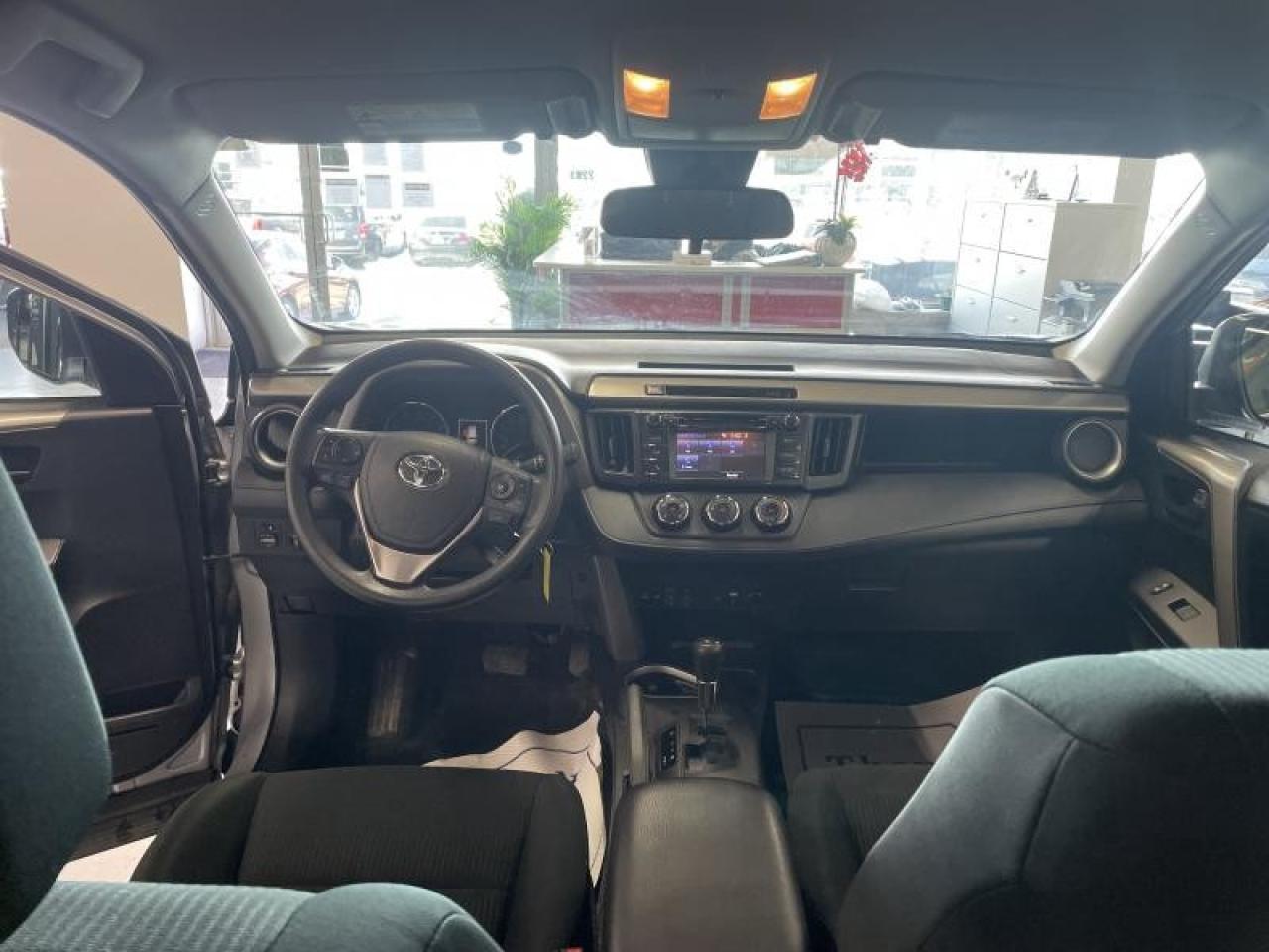 2018 Toyota RAV4 LE - BLUETOOTH - BACKUP CAMERA - KEYLESS ENTRY Photo