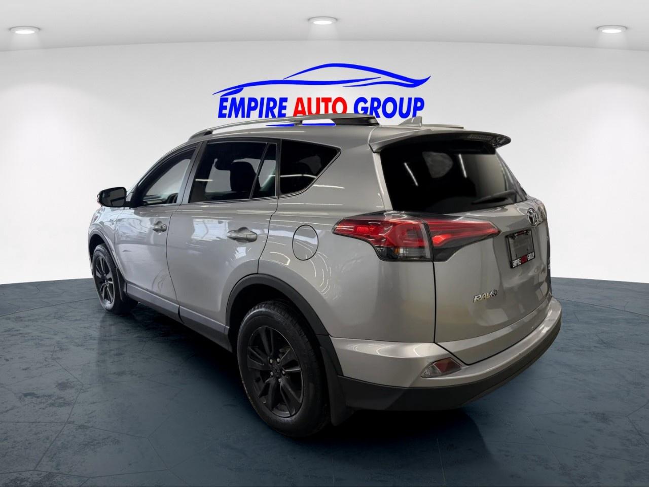 2018 Toyota RAV4 LE - BLUETOOTH - BACKUP CAMERA - KEYLESS ENTRY Photo