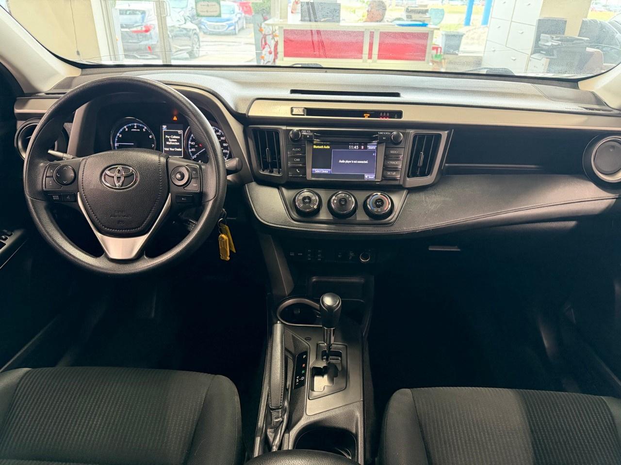 2018 Toyota RAV4 LE - BLUETOOTH - BACKUP CAMERA - KEYLESS ENTRY Photo