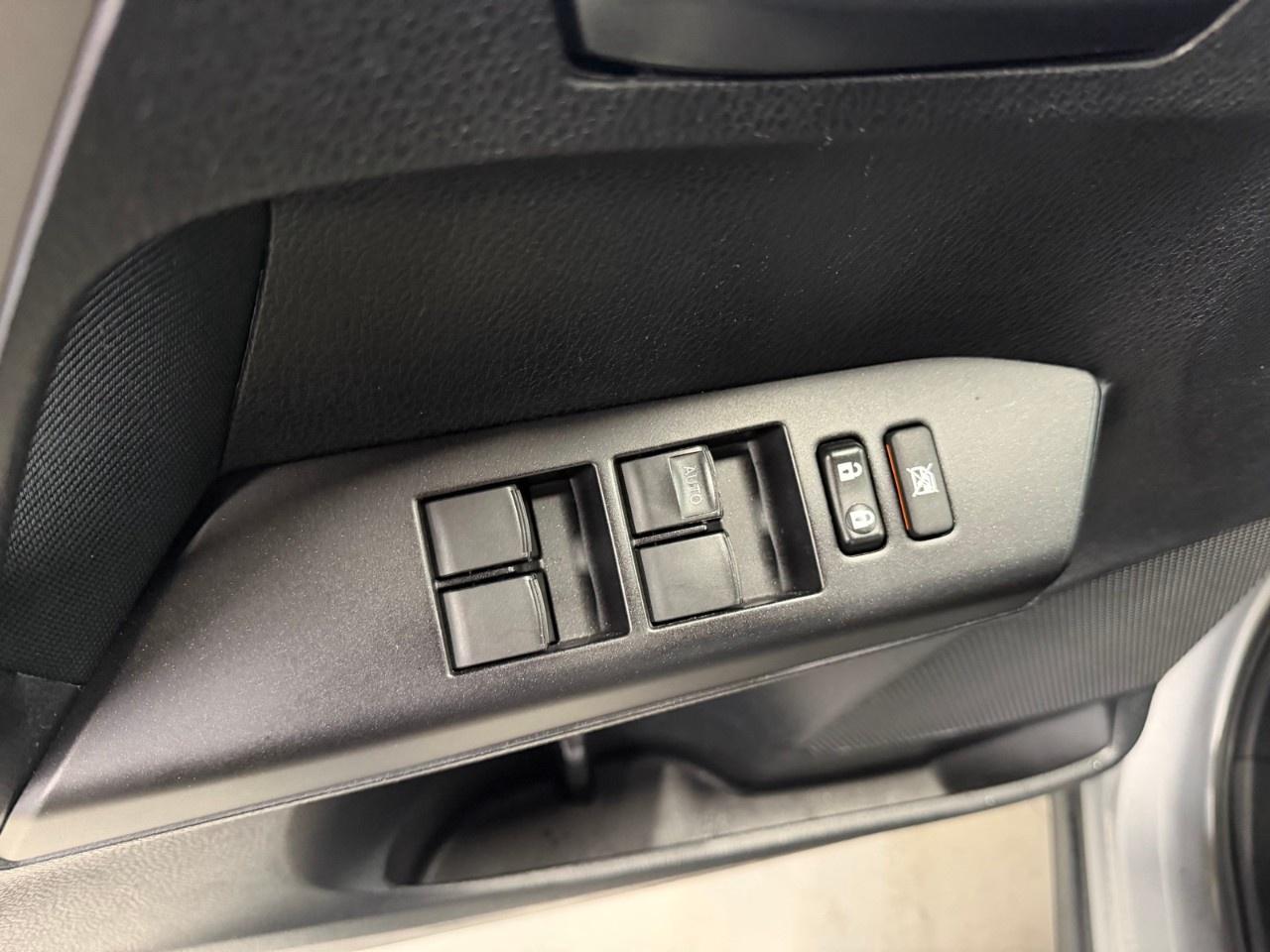 2018 Toyota RAV4 LE - BLUETOOTH - BACKUP CAMERA - KEYLESS ENTRY Photo