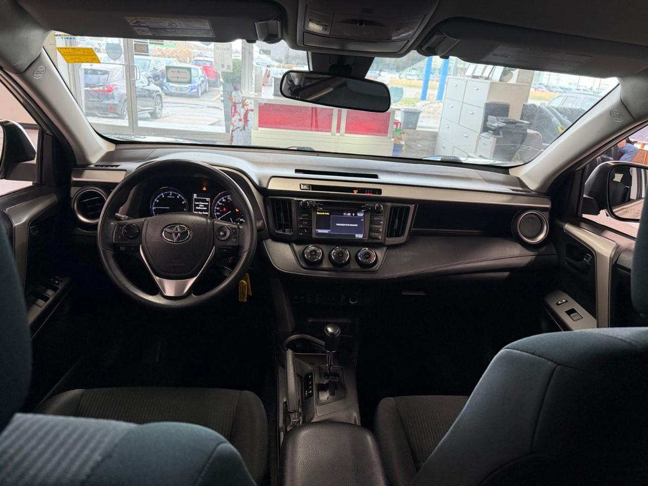 2018 Toyota RAV4 LE - BLUETOOTH - BACKUP CAMERA - KEYLESS ENTRY Photo