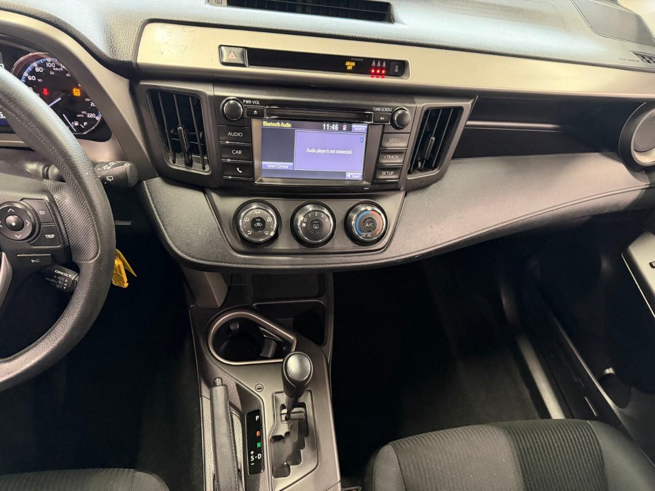 2018 Toyota RAV4 LE - BLUETOOTH - BACKUP CAMERA - KEYLESS ENTRY Photo