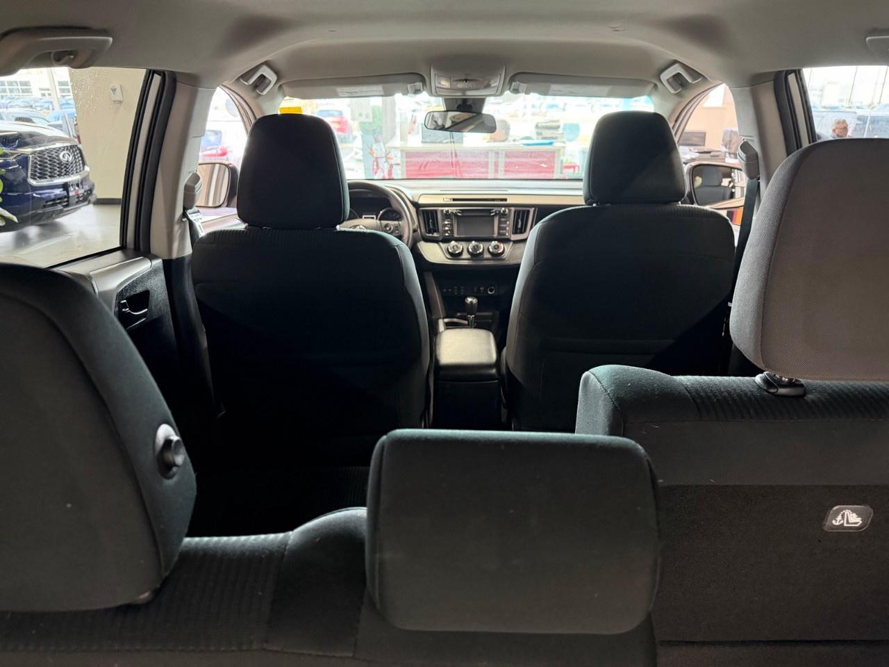 2018 Toyota RAV4 LE - BLUETOOTH - BACKUP CAMERA - KEYLESS ENTRY Photo