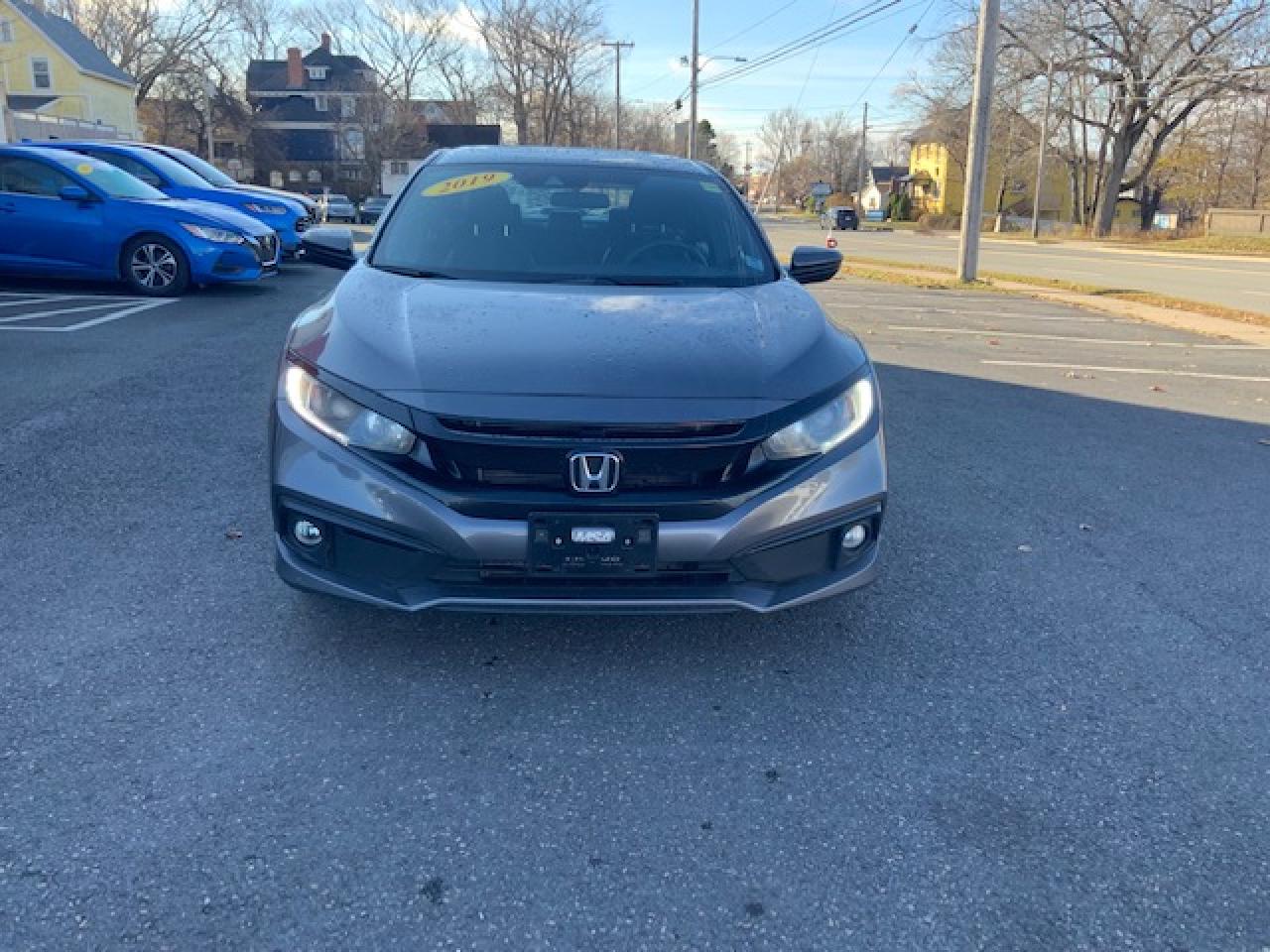 2019 Honda Civic Sport Photo2