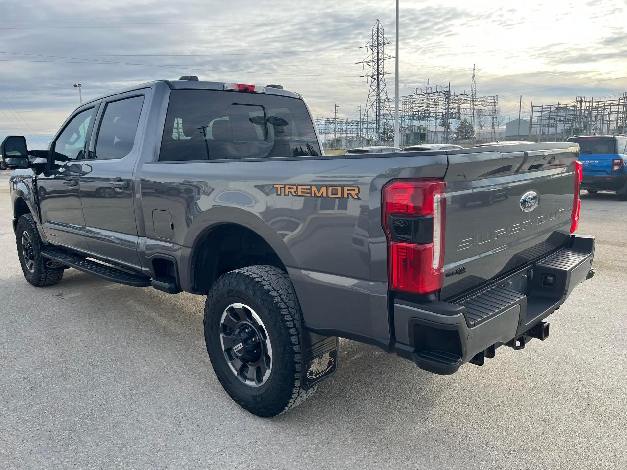 2023 Ford F-250 Super Duty SRW LARIAT 4WD CREW CAB 6.75' BOX Photo