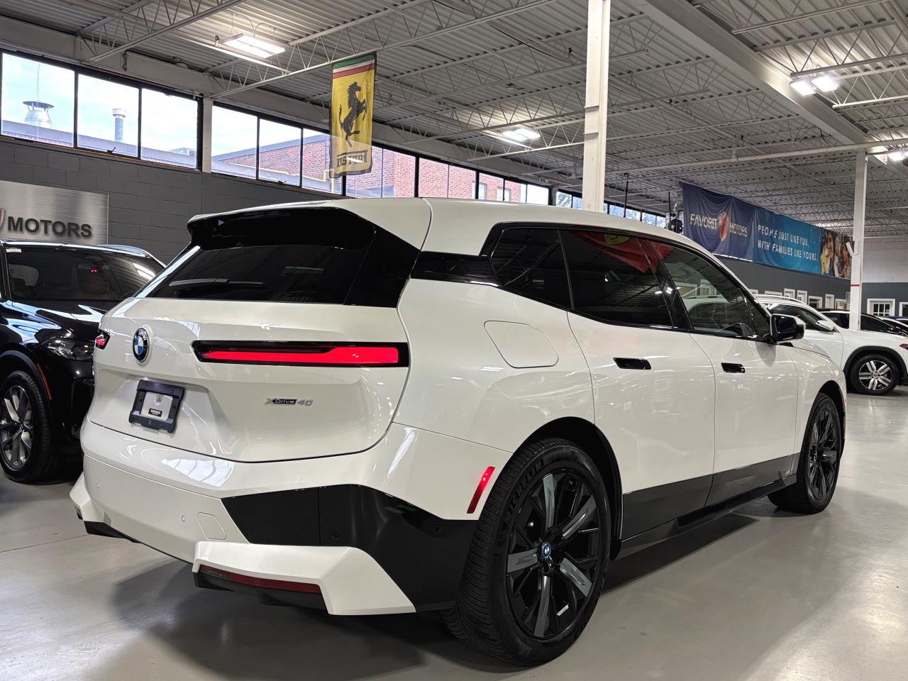 2023 BMW iX xDrive40|AWD|BLUESUEDEINTERIOR|FRONTPPF|MASSAGE|+ - Photo #5