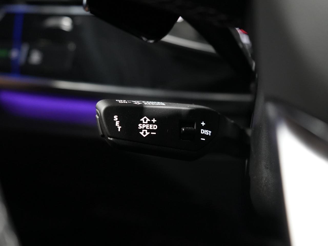 2023 Audi RS 4 Q8 PANO/360 CAM/B&O/HUD/23 IN RIM/NO ACCIDENT/1OWNER Photo