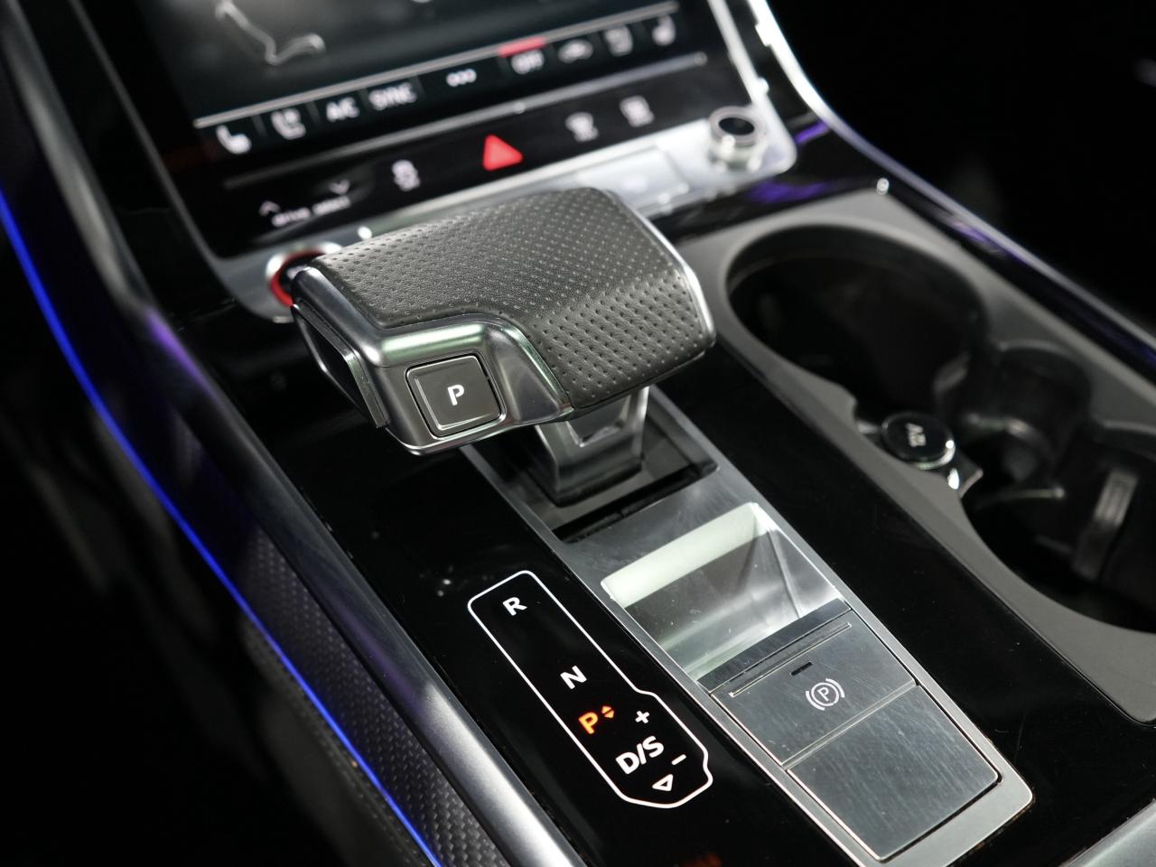 2023 Audi RS 4 Q8 PANO/360 CAM/B&O/HUD/23 IN RIM/NO ACCIDENT/1OWNER Photo