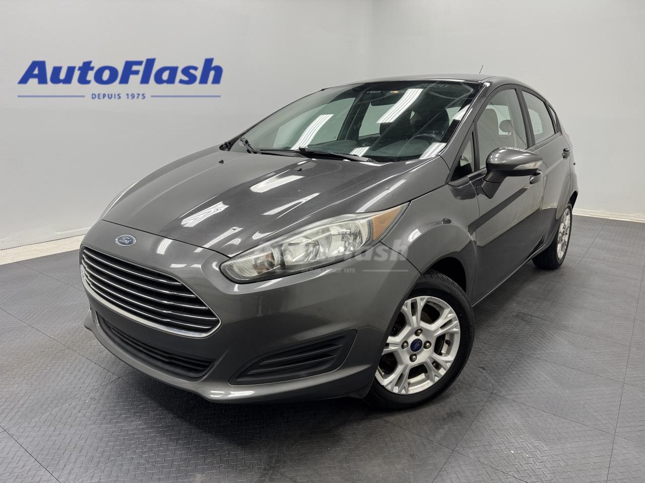 +Bluetooth 
+Commandes de radio au volant / Steering wheel audio controls
+Régulateur de vitesse  / Cruise control 
+Sièges chauffants / Heated seats 	
+Vérifié par Carfax / Carfax verified
+Kilométrage certifié / Certified kilometers
+Historique dentretien / Maintenance history
+Ce véhicule a été acheté dun particulier / This vehicle was bought from a private seller


Visitez notre page Google pour voir tous les commentaires positifs que nos clients nous laissent.
 
Financement rapide et facile, 1ere, 2e et 3e chances au crédit, approbation en 30 minutes, taux dacceptation très élevé. 

Essayez notre demande de crédit sécurisé en ligne, sans obligation! 

Nous sommes les spécialistes des autos, fourgonnettes, VUS, 4x4, et les camions légers jusquà une tonne. 

*Seulement le nettoyage de base du véhicule, fait par un sous-traitant, est inclus. Pour un perfectionnement de lesthétique intérieur/extérieur, dont une décontamination de la peinture, des retouches de peinture, faites par nos experts en esthétique, une somme de 249$ sera ajoutée à votre facture. Aussi disponible, loption dimmatriculer la voiture sur place, qui vous permet dépargner du temps et le coût de 25$ du transit temporaire.

*AutoFlash se réserve le droit de refuser un paiement en comptant. 

*************

Since 1975 AutoFlash has offered the best price-quality and excellent service. 

Visit our Google page to read all the nice things our clients have to say about us.

We have financing for all credit situations. 1st 2nd 3rd chance credit with an excellent approval rate!

Try our secured online credit application any time, with no obligation! 

We specialize in all brands, makes and models. Whether you need a car, truck, SUV or minivan, we can help you.

And if we dont have it, well find it for you!

*Only the basic cleaning of the vehicle, done by a subcontractor, is included in the advertised price. For a complete interior/exterior detailing, done by our esthetic specialists, which includes a complete paint decontamination and paint touch-ups if needed, an amount of 249$ will be added to your invoice. Also available, in-house licensing, which allows you to save the $25 for a temporary Transit.

*AutoFlash reserves the right to refuse a cash payment.