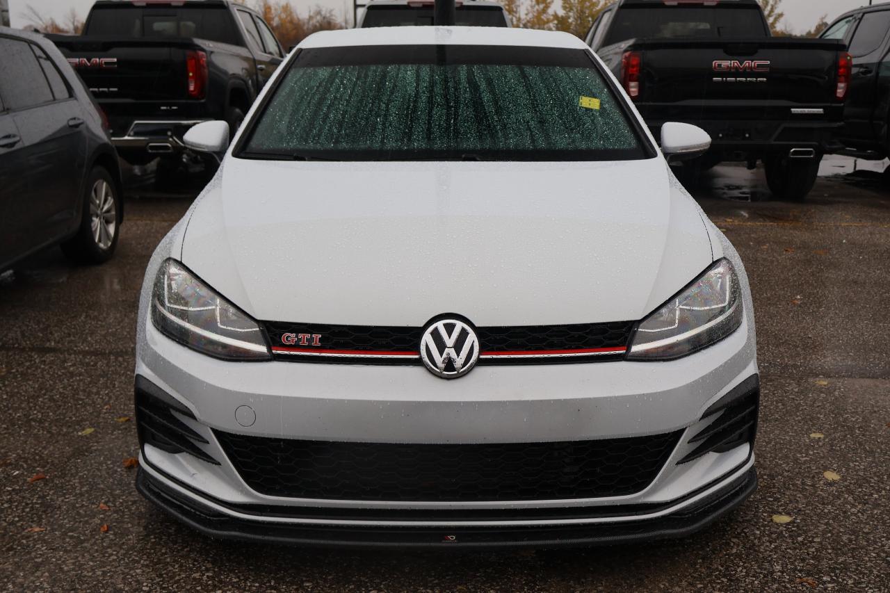 2019 Volkswagen Golf GTI Photo2