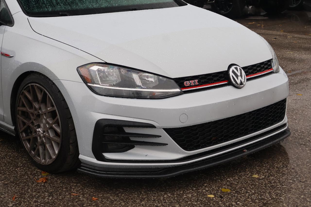 2019 Volkswagen Golf GTI Photo