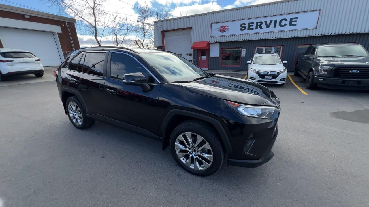 2021 Toyota RAV4 XLE PREMIUM AWD | HTD LEATHER | SUNROOF | CARPLAY Photo