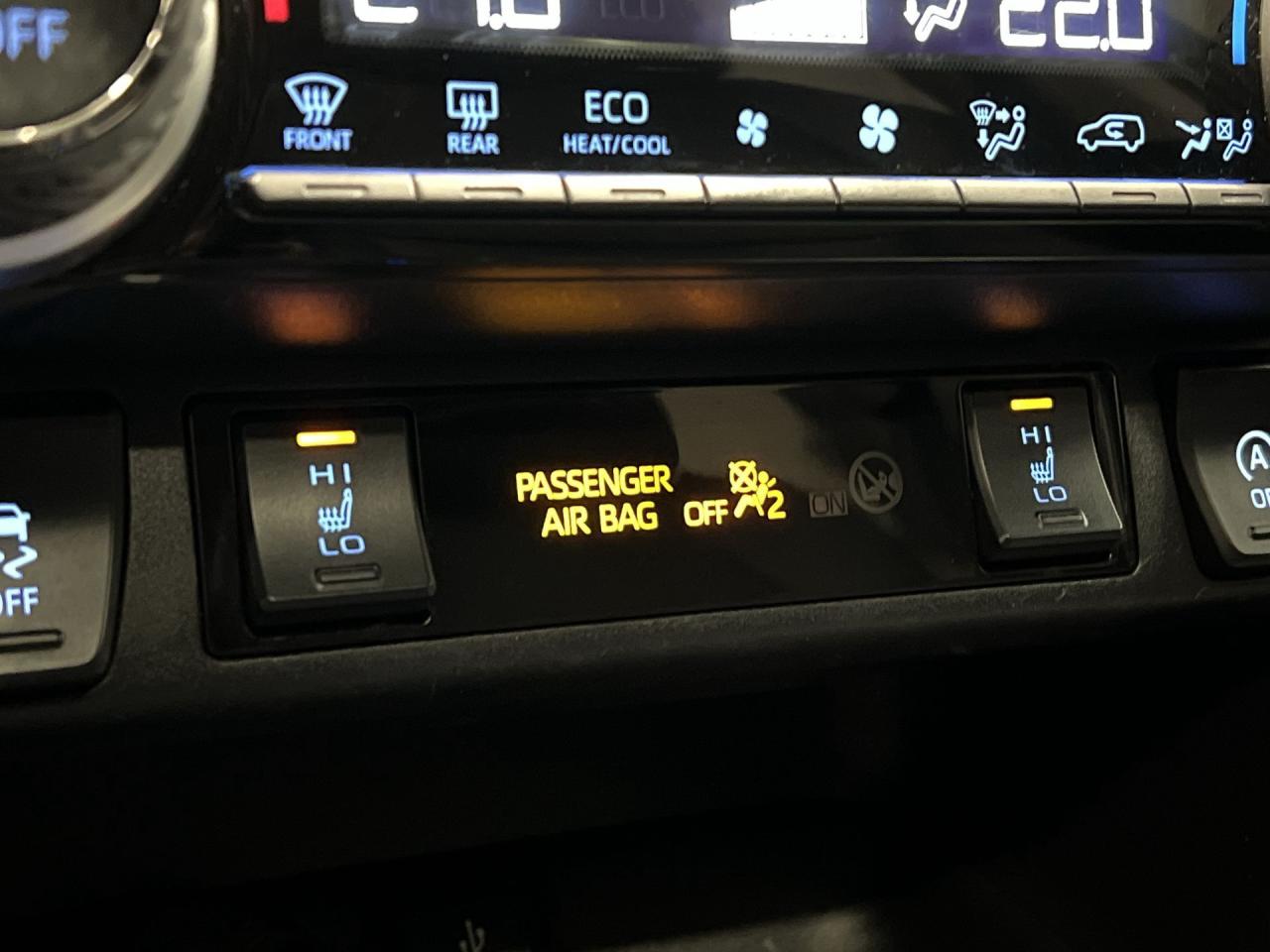 2021 Toyota RAV4 XLE PREMIUM AWD | HTD LEATHER | SUNROOF | CARPLAY Photo