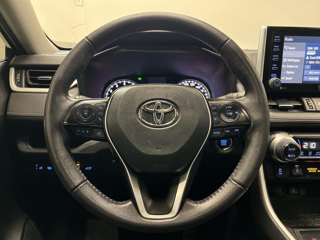 2021 Toyota RAV4 XLE PREMIUM AWD | HTD LEATHER | SUNROOF | CARPLAY Photo
