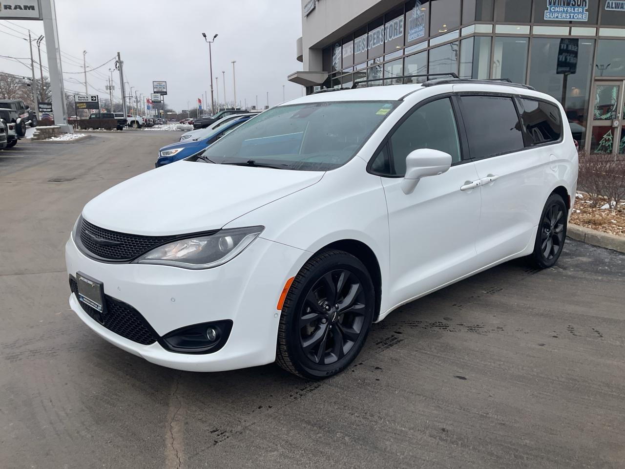 2020 Chrysler Pacifica S APPEARANCE PKG / ADV SAFETY / NAV / 20 WHEELS Photo0