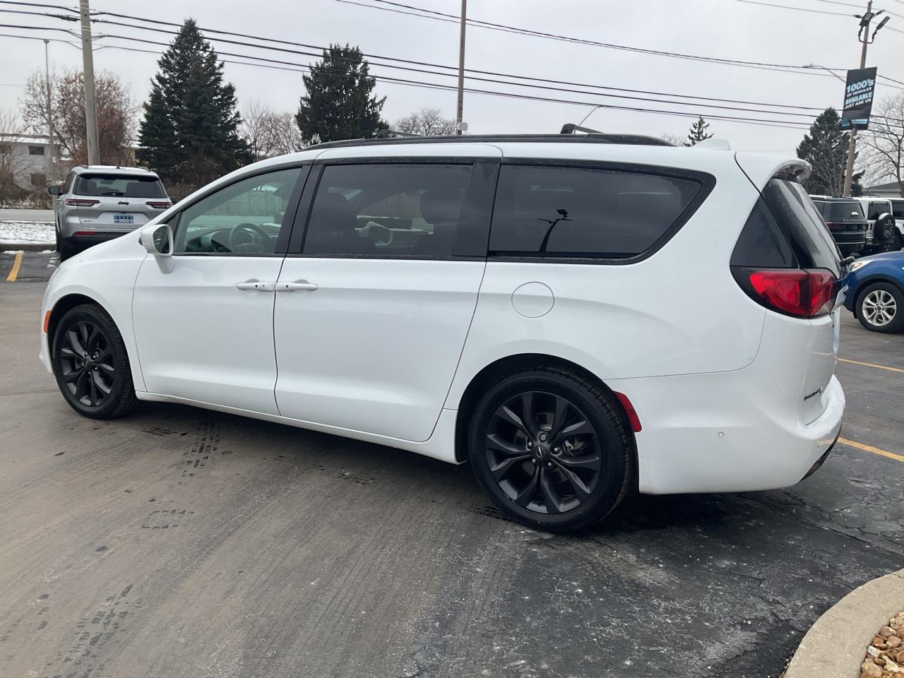 2020 Chrysler Pacifica S APPEARANCE PKG / ADV SAFETY / NAV / 20 WHEELS Photo
