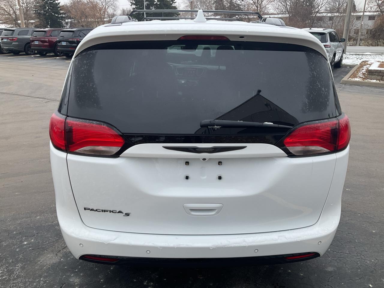 2020 Chrysler Pacifica S APPEARANCE PKG / ADV SAFETY / NAV / 20 WHEELS Photo