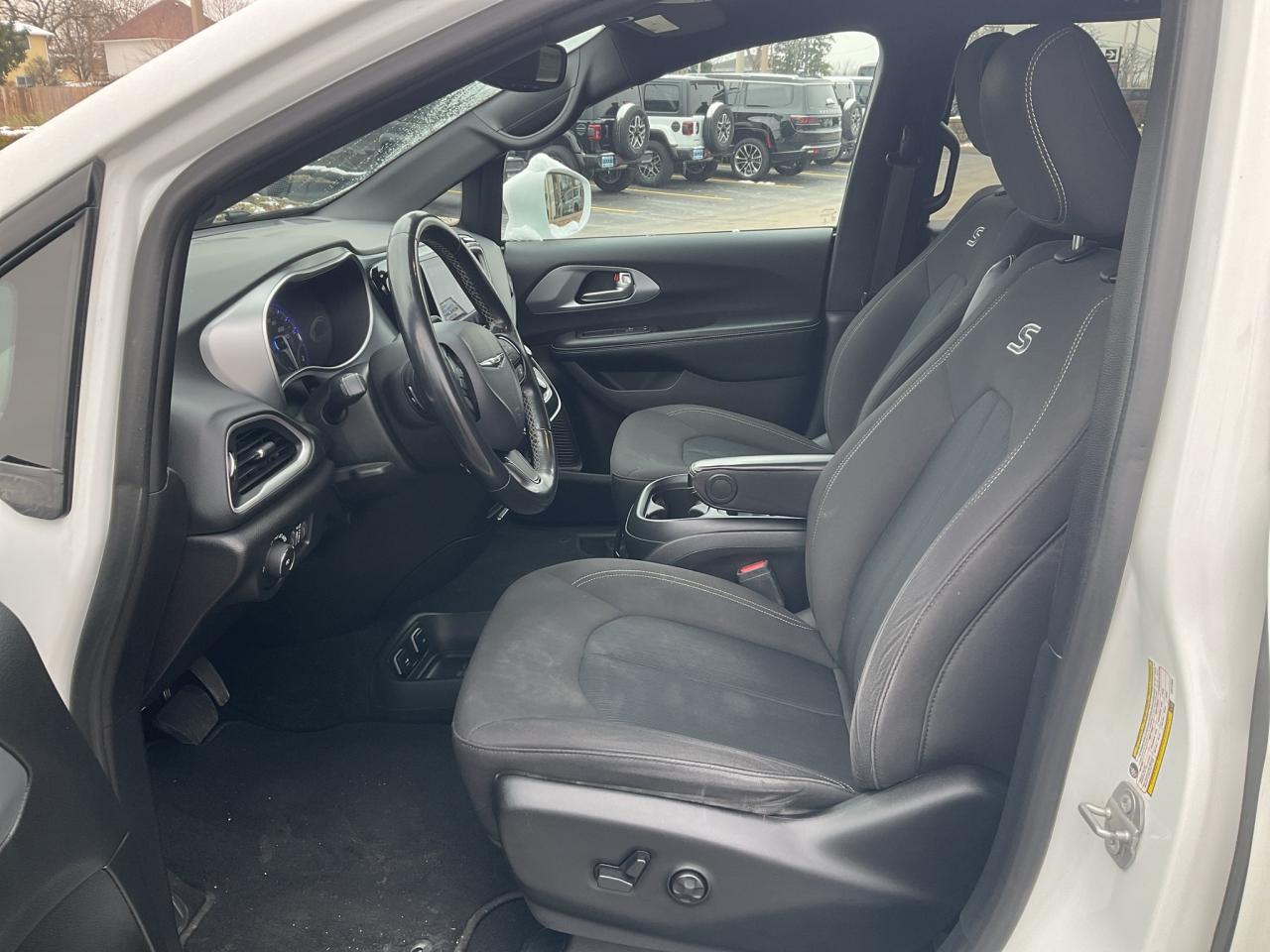 2020 Chrysler Pacifica S APPEARANCE PKG / ADV SAFETY / NAV / 20 WHEELS Photo