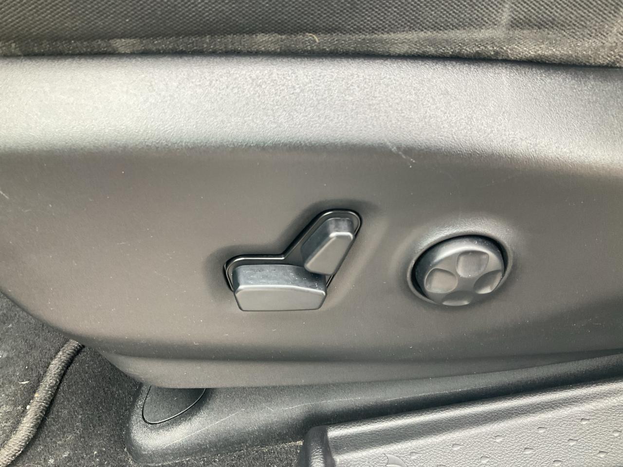 2020 Chrysler Pacifica S APPEARANCE PKG / ADV SAFETY / NAV / 20 WHEELS Photo