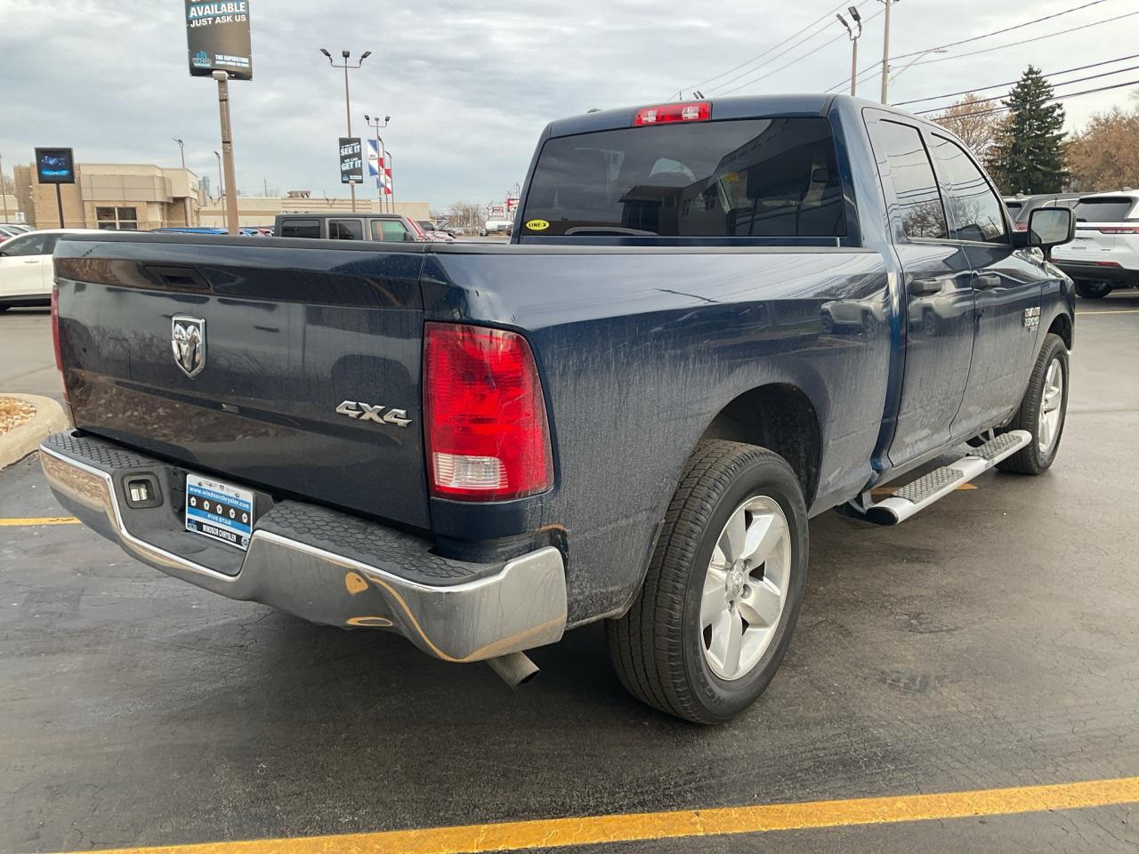 2019 RAM 1500 Crew Cab SXT PLUS QUAD CAB / V6 / 20 WHEELS / FOG LAMPS Photo