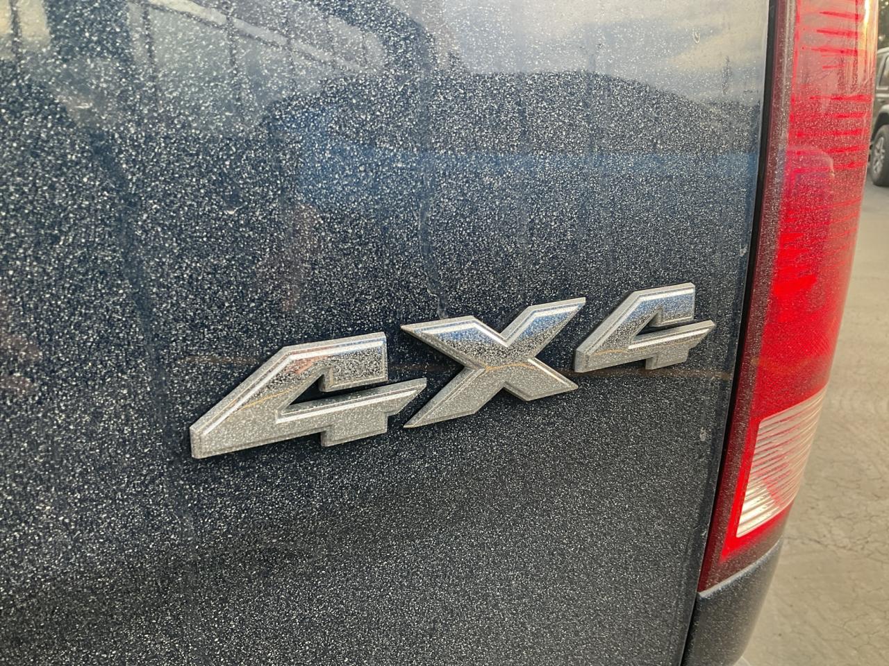 2019 RAM 1500 Crew Cab SXT PLUS QUAD CAB / V6 / 20 WHEELS / FOG LAMPS Photo