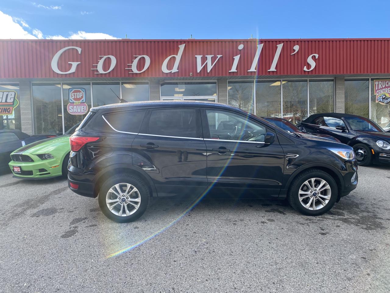 2019 Ford Escape SE, CLEAN CARFAX, ADAPTIVE CRUISE, REMOTE START! - Photo #1