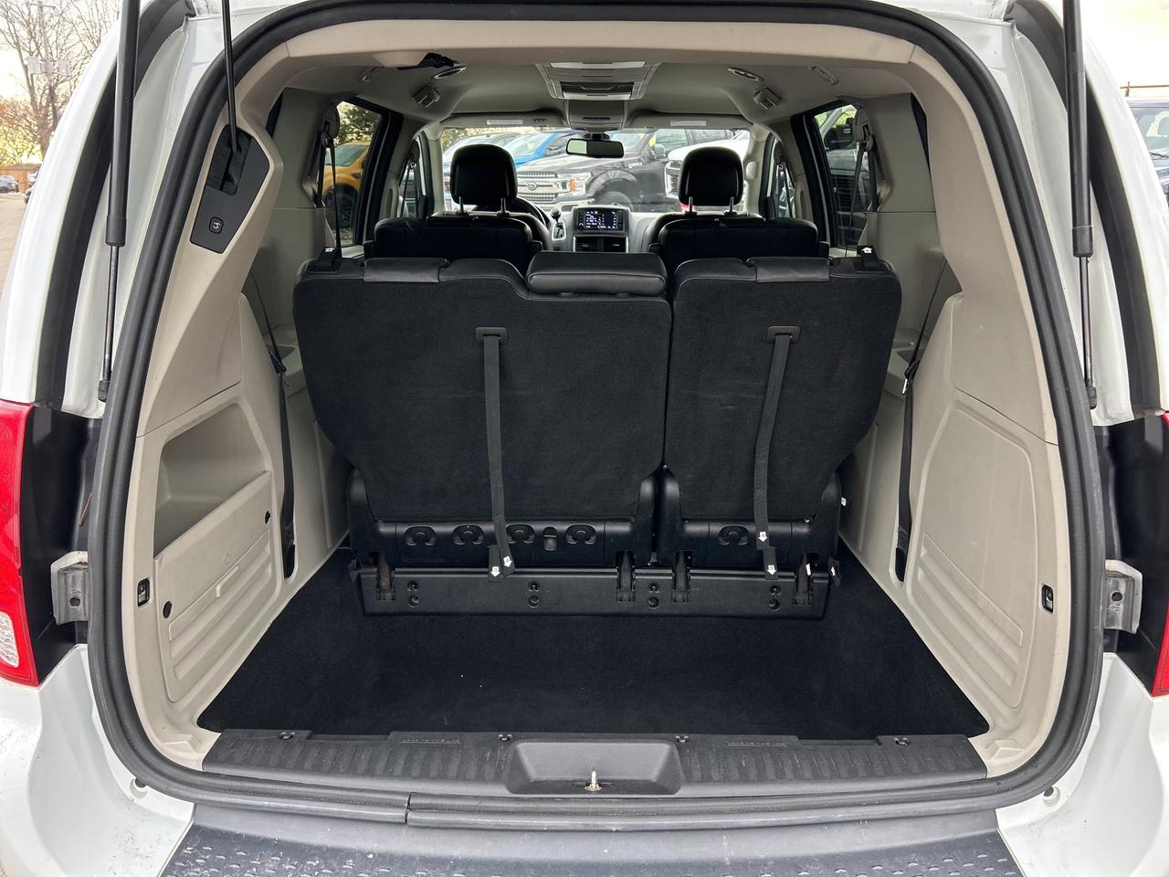 2020 Dodge Grand Caravan CREW, HEATED LEATHER, POWER SLIDING DOORS! - Photo #11