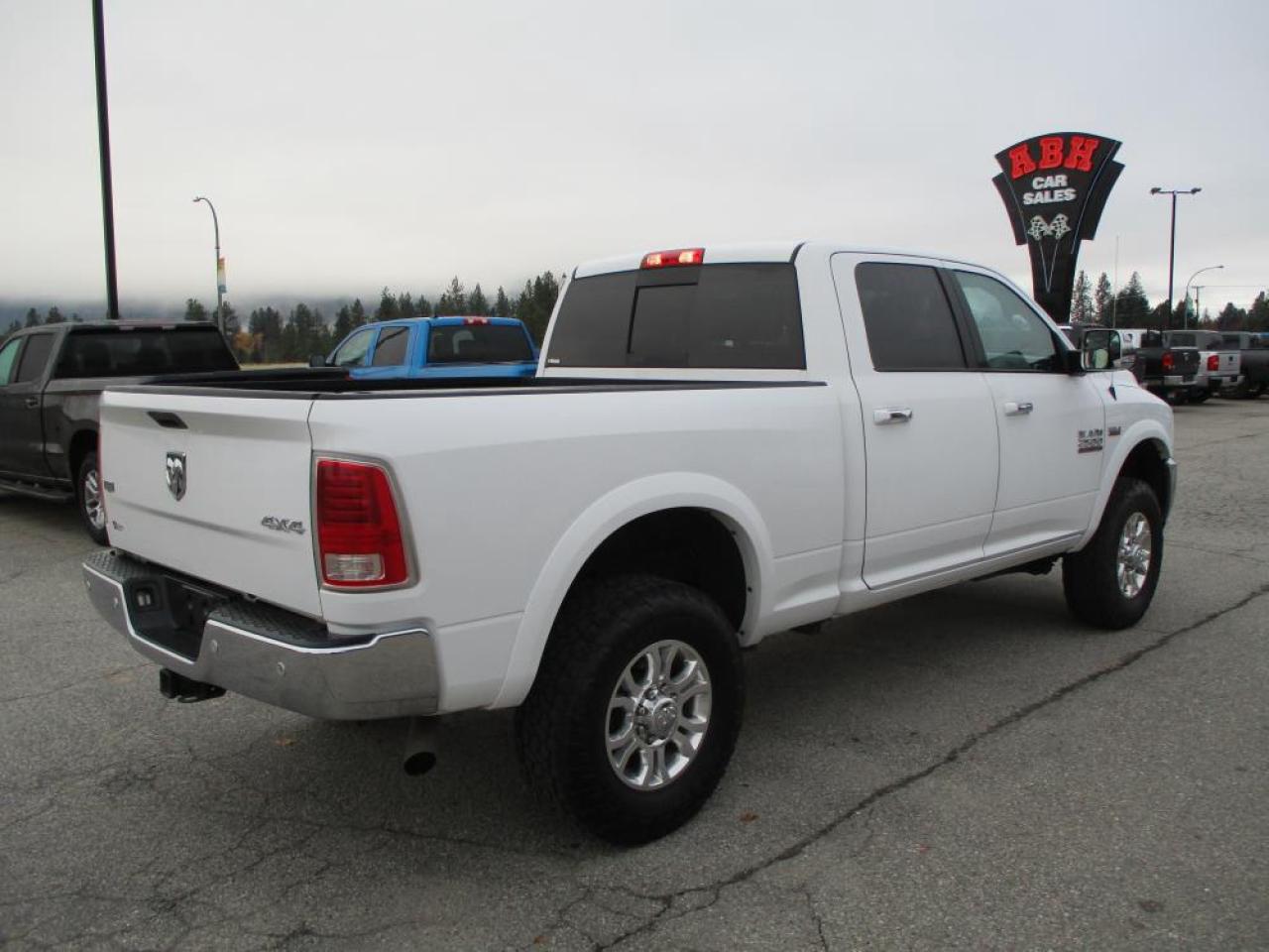2018 RAM 2500 Laramie Crew Cab 4x4 Photo4