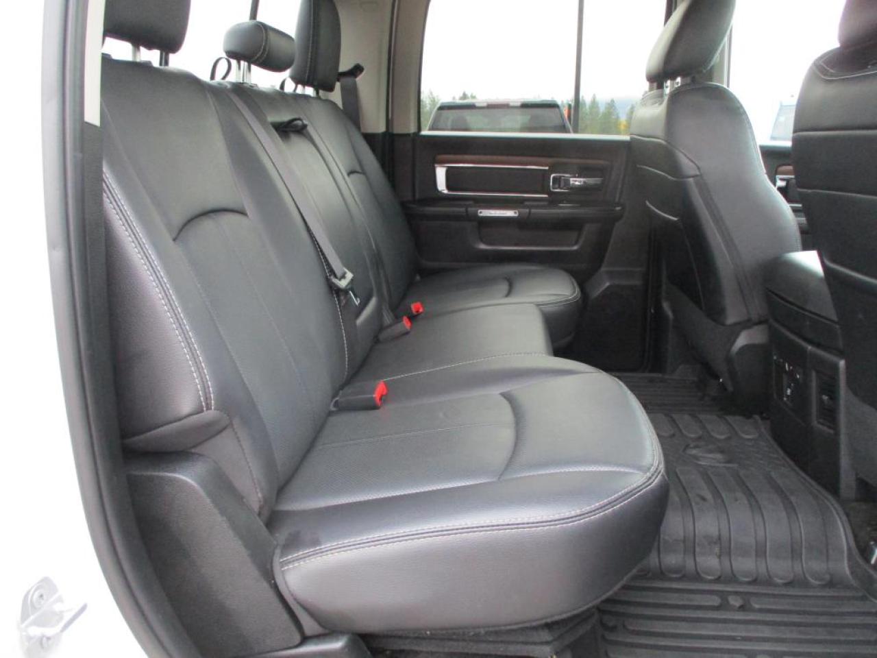 2018 RAM 2500 Laramie Crew Cab 4x4 Photo14