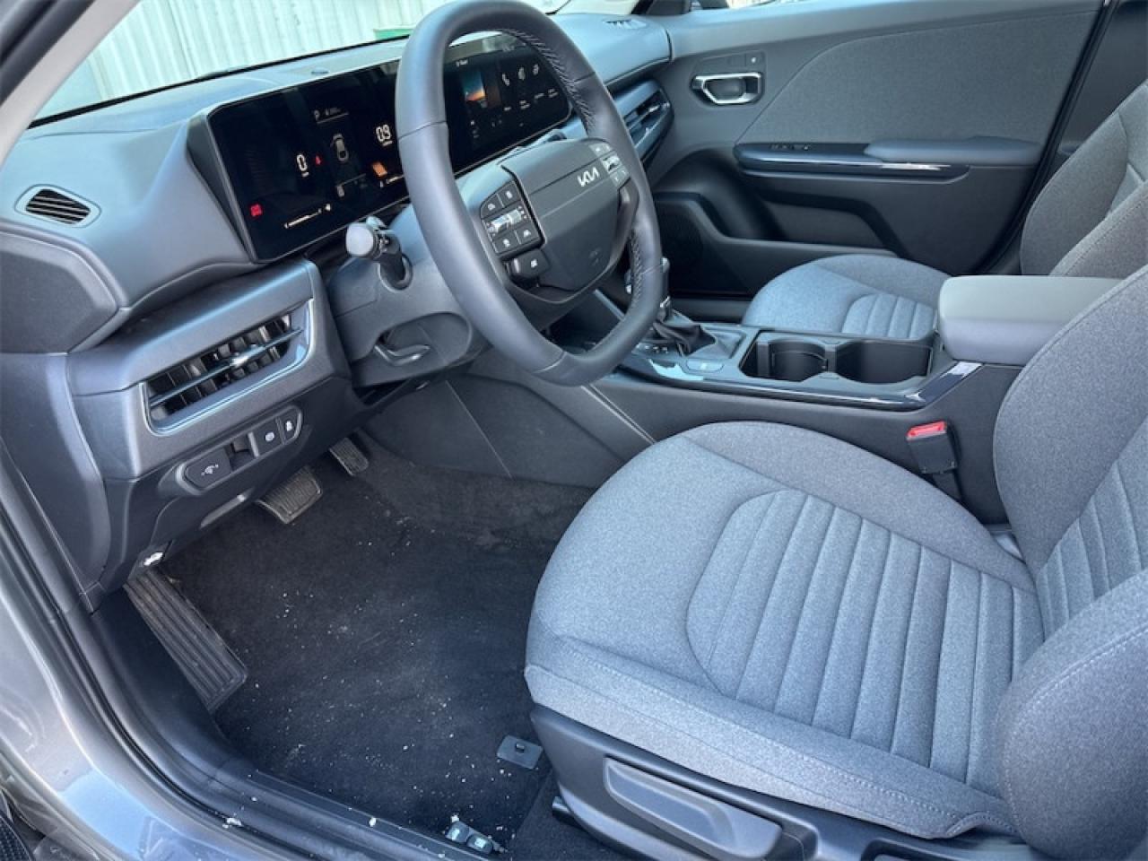 2025 Kia K4 EX   -  Heated Steering Wheel Photo4