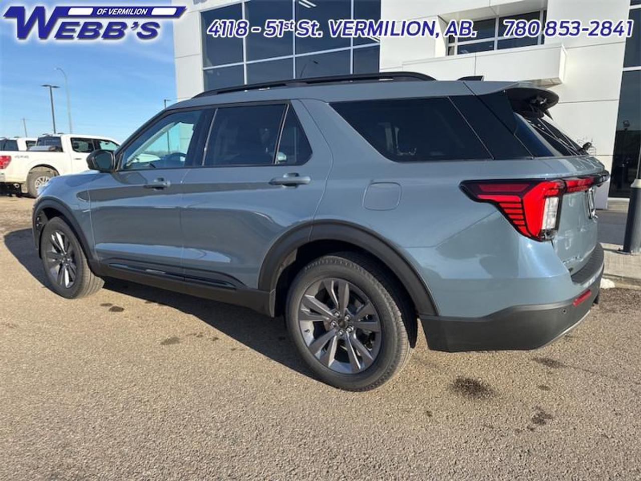 2026 Ford Explorer Active Photo4