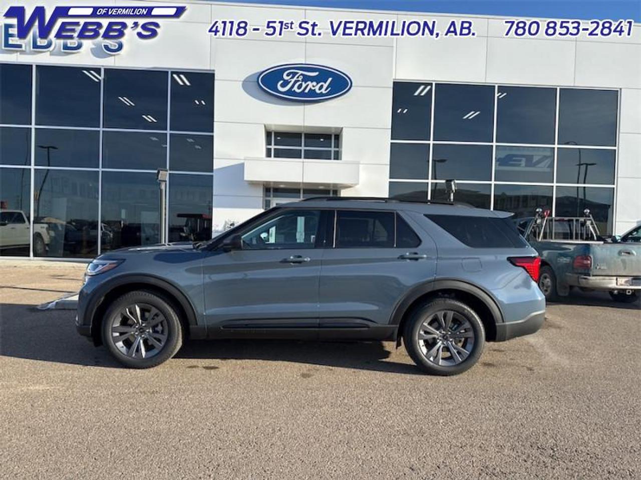 2026 Ford Explorer Active Photo2