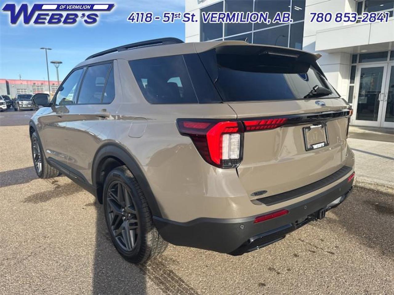 2026 Ford Explorer ST-Line Photo4