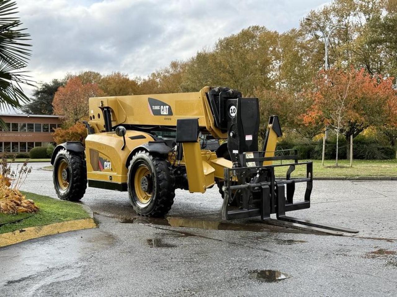 Used 2014 CATERPILLAR TL1055C 10,000 LB Lift, 55 FT Height for sale in Burnaby, BC