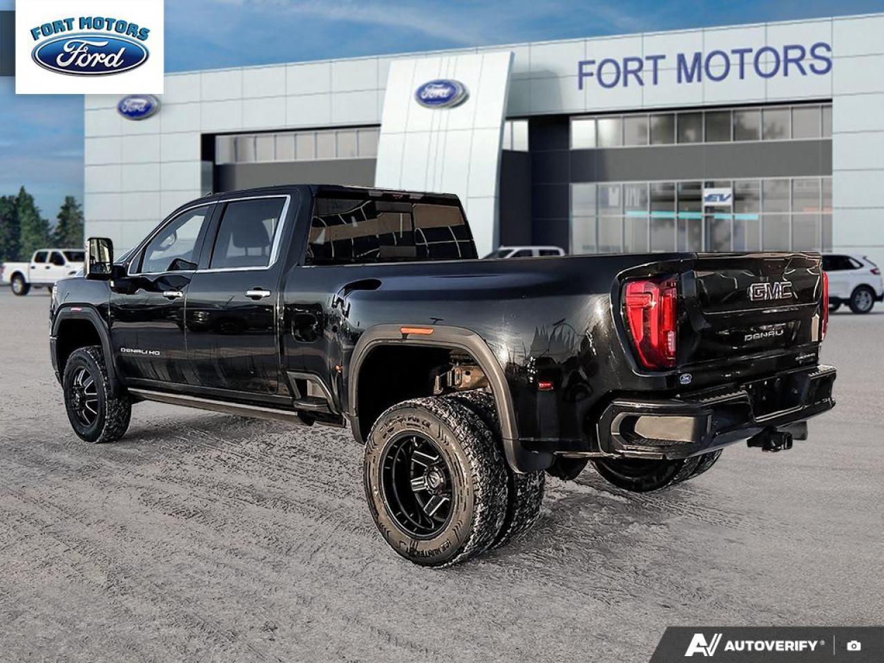 2023 GMC Sierra 3500 Denali Photo3