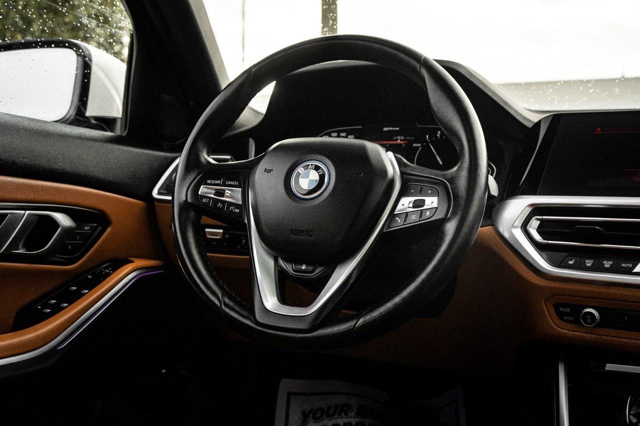 2022 BMW 3 Series 330e xDrive Photo