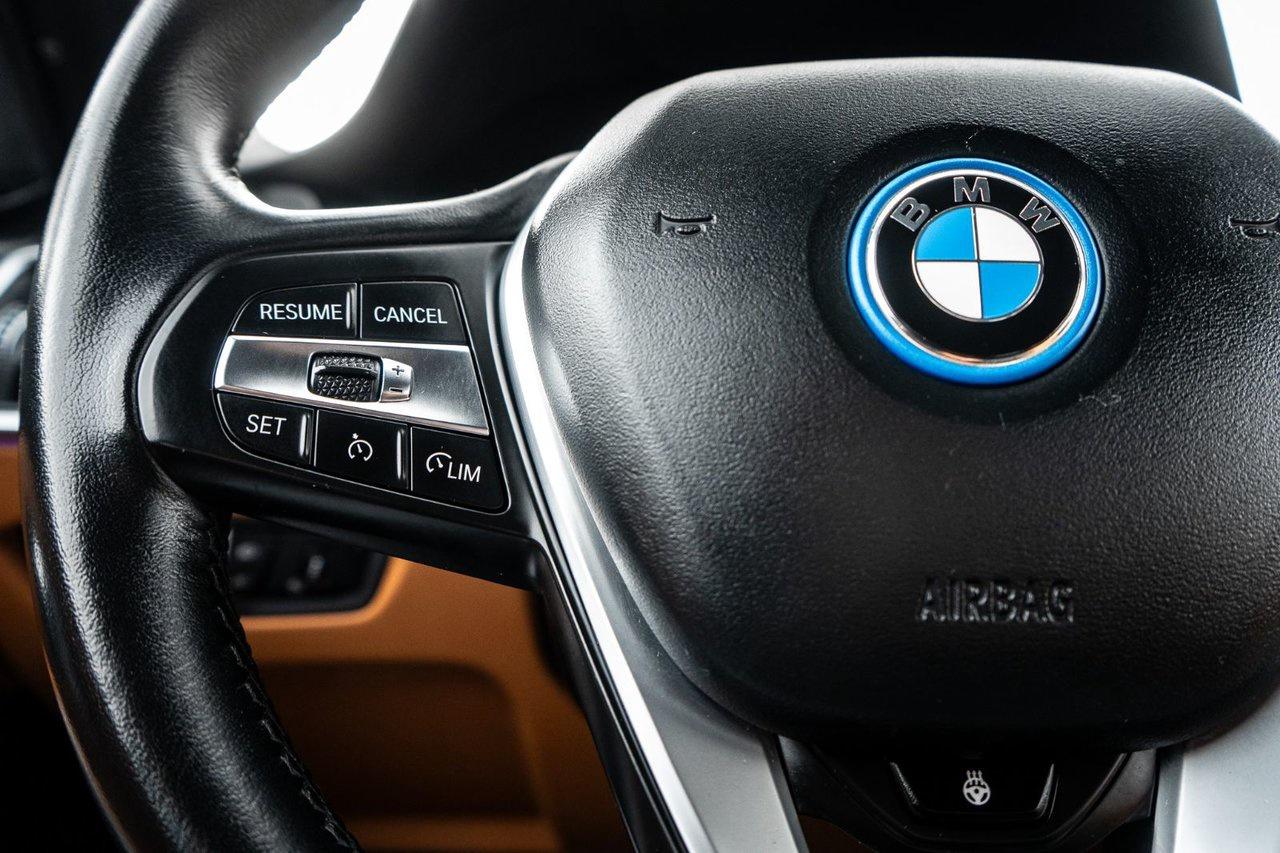2022 BMW 3 Series 330e xDrive Photo