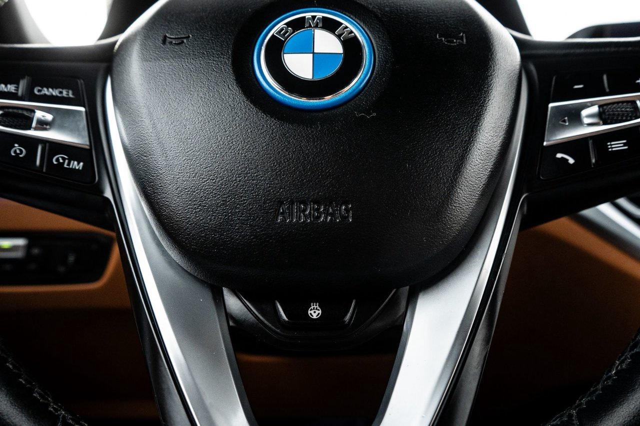 2022 BMW 3 Series 330e xDrive Photo