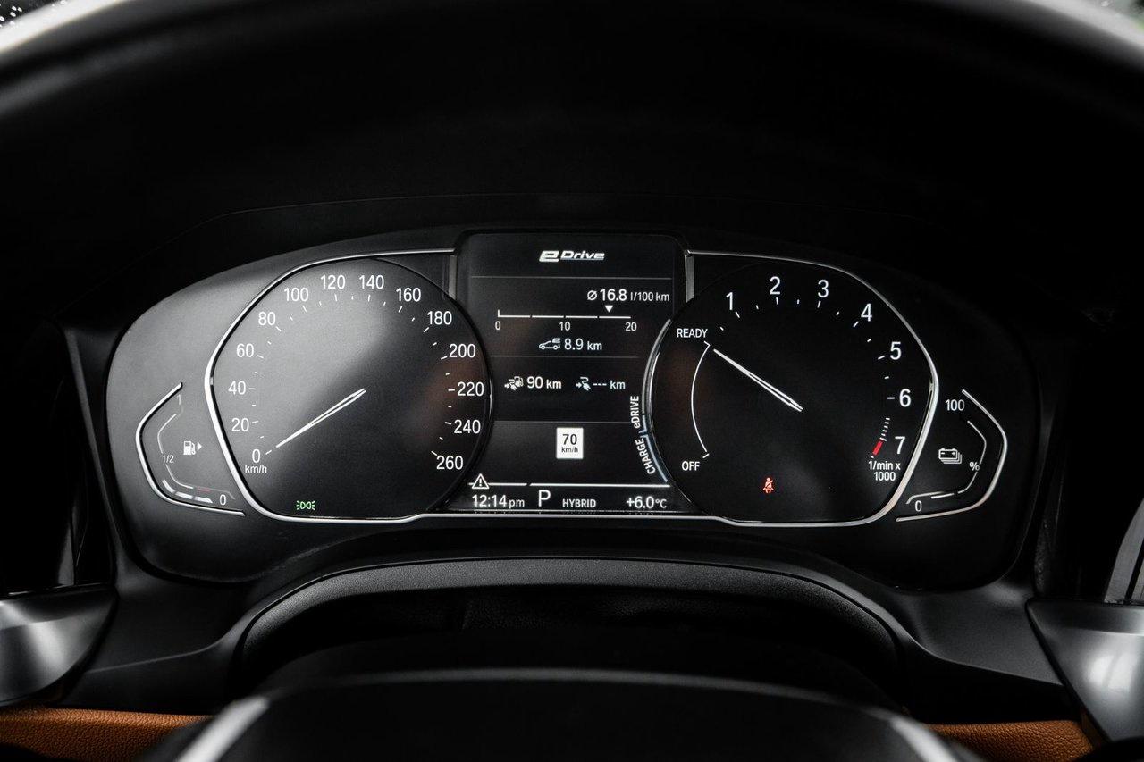 2022 BMW 3 Series 330e xDrive Photo