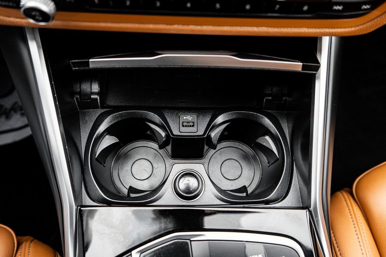 2022 BMW 3 Series 330e xDrive Photo