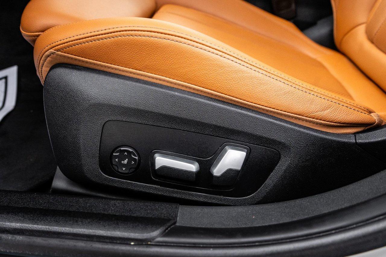 2022 BMW 3 Series 330e xDrive Photo