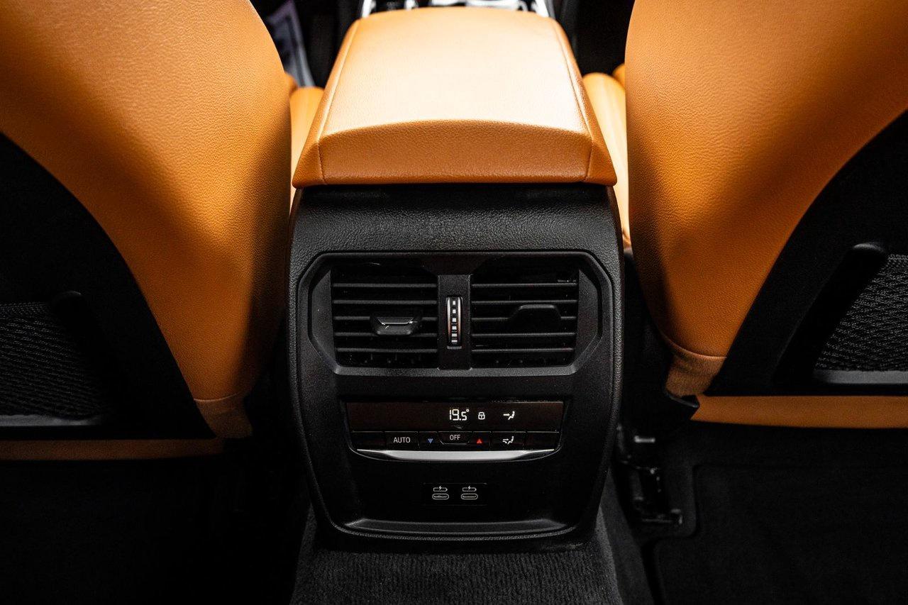 2022 BMW 3 Series 330e xDrive Photo