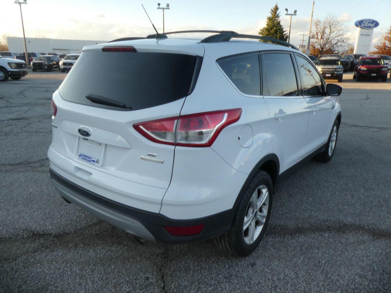 2016 Ford Escape SE SE Photo4