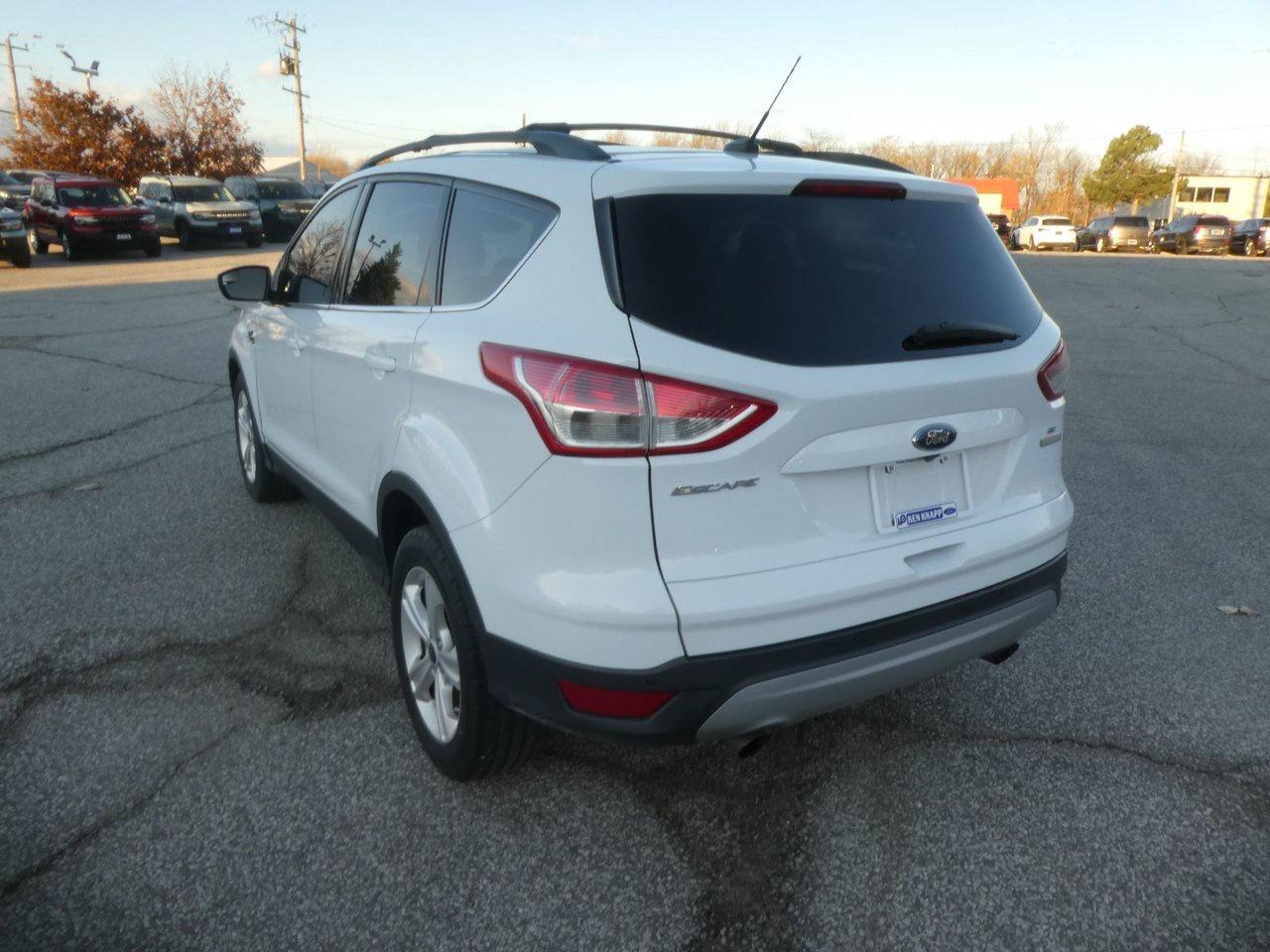 2016 Ford Escape SE SE Photo2