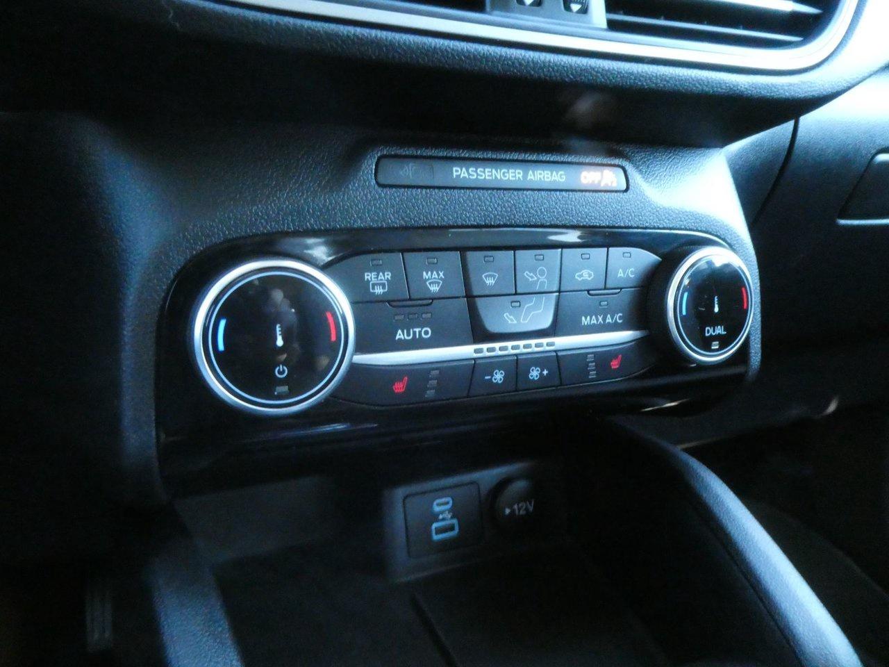 2022 Ford Escape SE SE Hybrid Photo