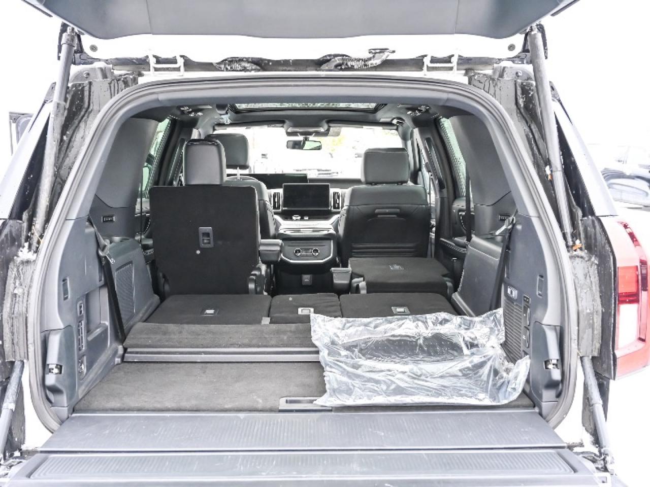 2025 Ford Expedition Platinum Photo