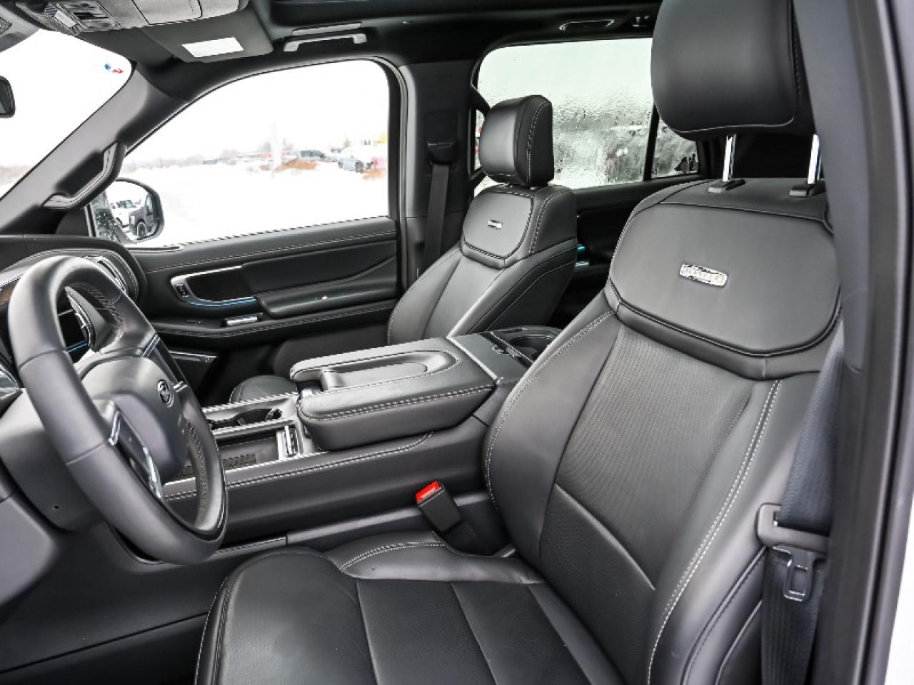 2025 Ford Expedition Platinum Photo