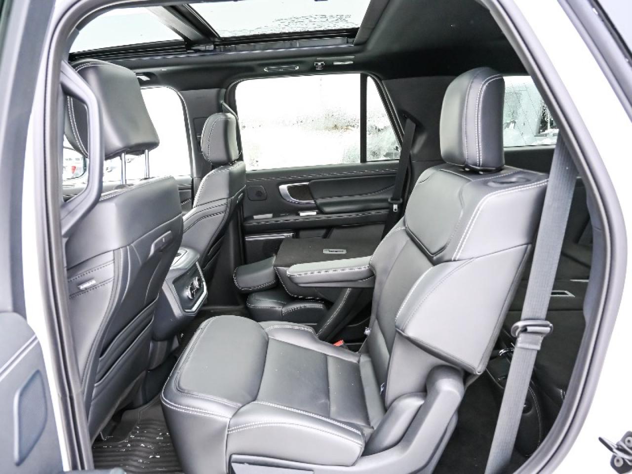 2025 Ford Expedition Platinum Photo